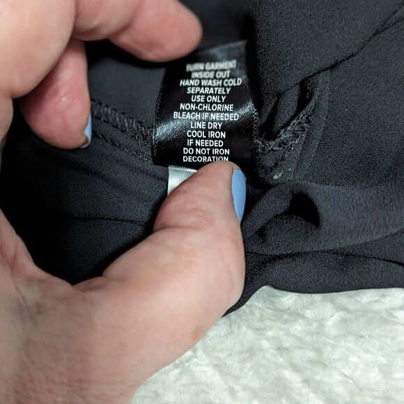 NWT Torrid Mock Neck Beaded Front Women's Tunic Tank - Picture 16 of 16